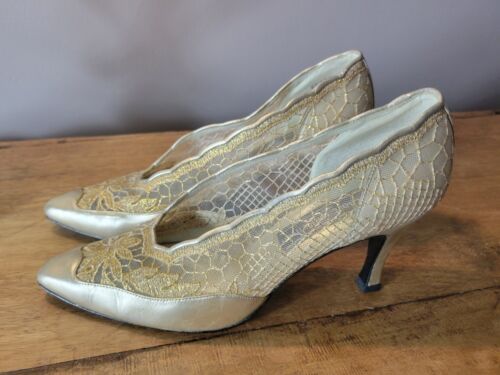 Vintage Stuart Weitzman Gold Mesh Metallic High Heels Vintage Stuart Weitzman Gold Mesh Metallic High Heels