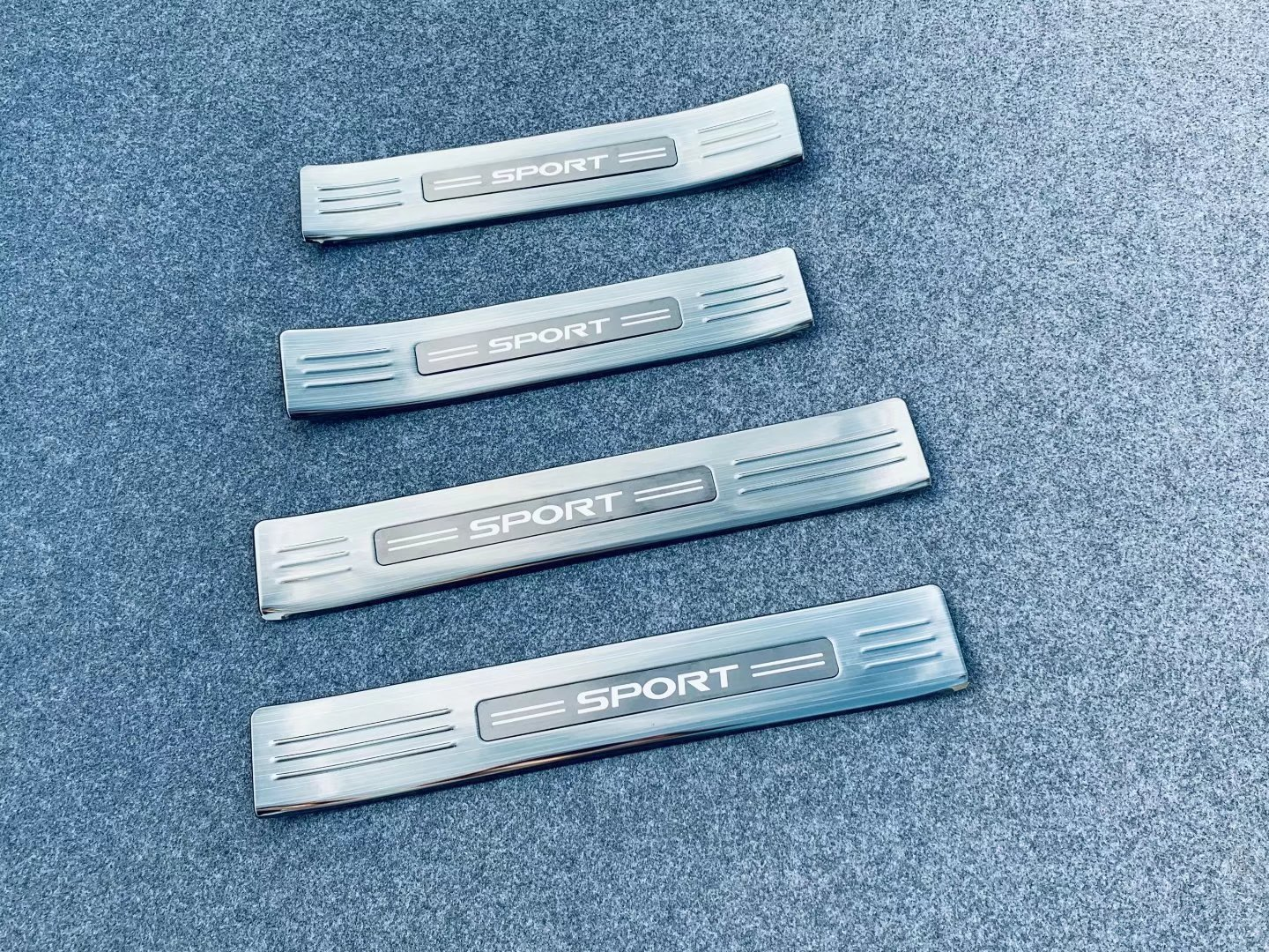 светодиодная накладка на пороги hyundai sonata. Chevrolet monza аксессуары. накладки на дверь freelander 2 внутренние. накладки cover. накладки cover.