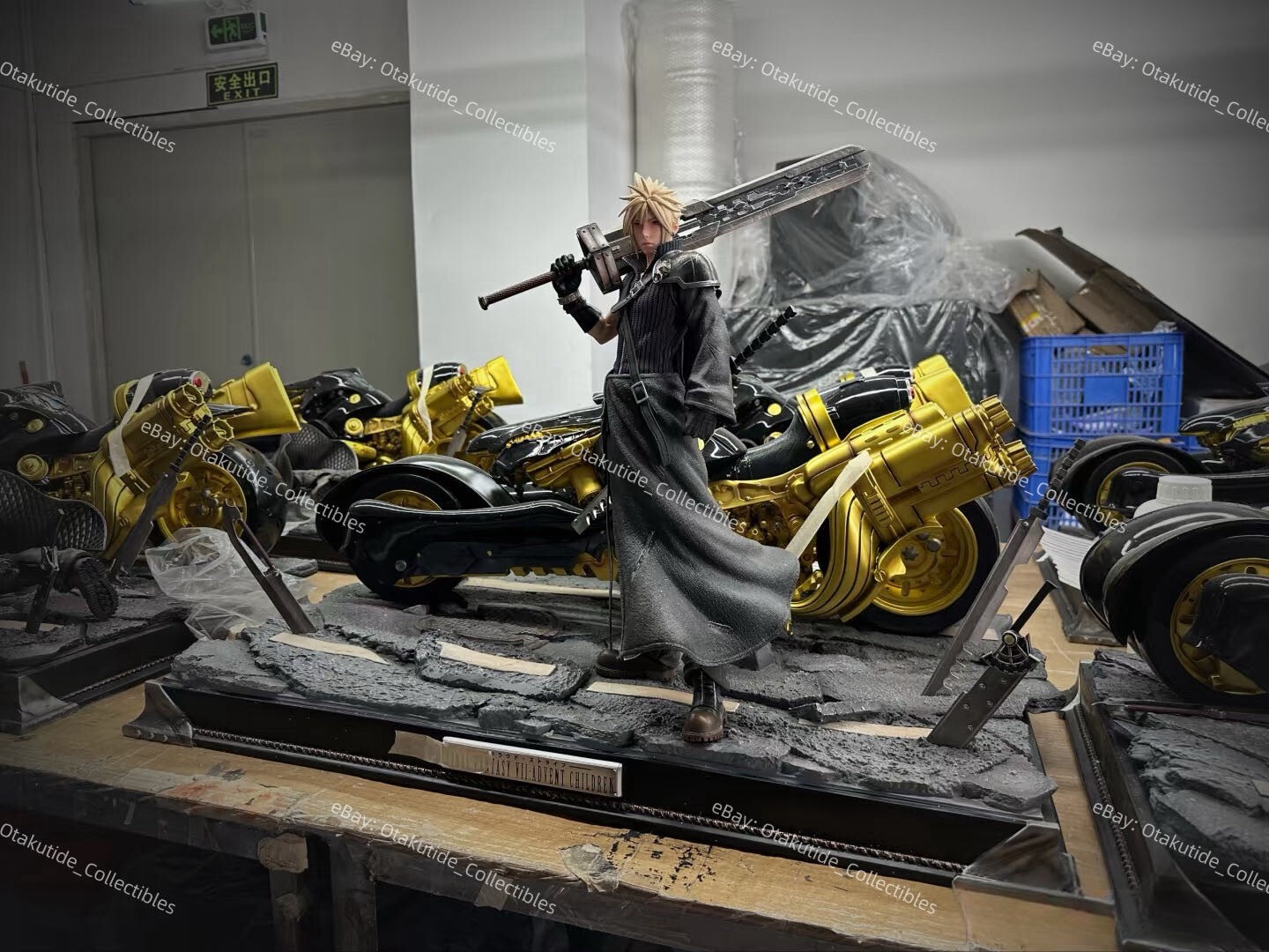 Dream Boat Studio FF7 Cloud & Fenrir 1/4 Scale Resin Statue Dream Boat Studio FF7 Cloud & Fenrir 1/4 Scale Resin Statue
