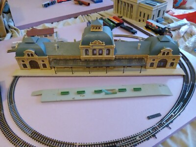 Vollmer N Scale Grand Passanger Station Two Foot Long