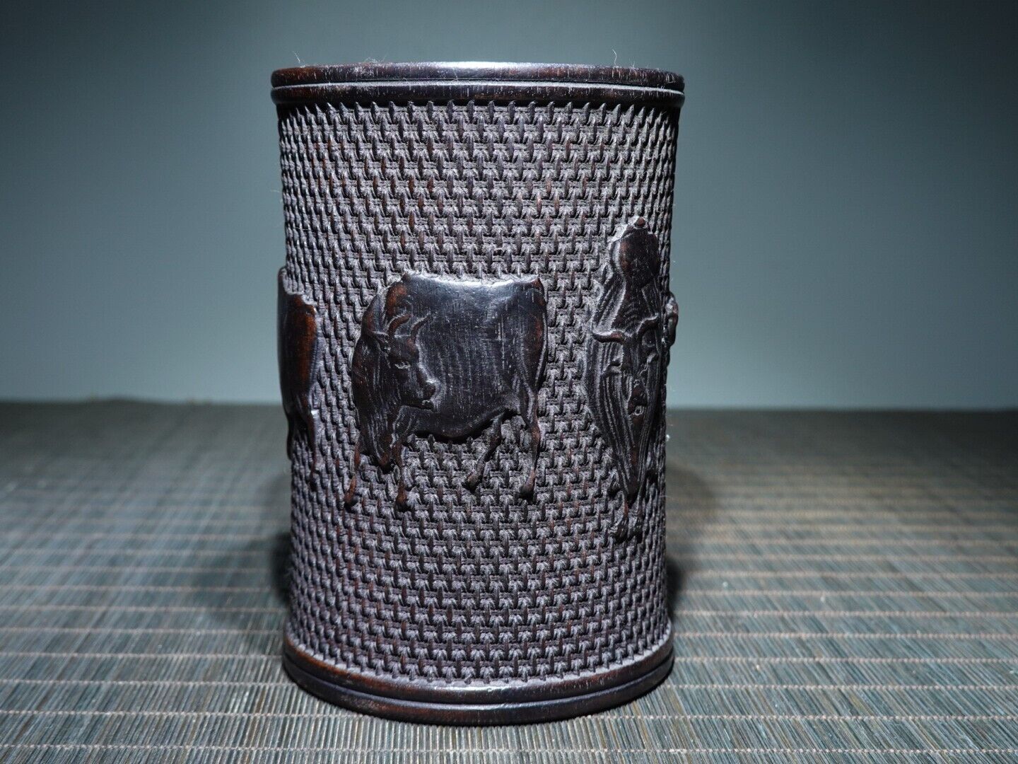 Old Chinese Ebony Wood Hand-carved Five Bulls Diagram Brush Old Chinese Ebony Wood Hand-carved Five Bulls Diagram Brush