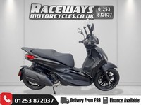 PIAGGIO BEVERLEY 400 HPE DEEP BLACK 2024 74 REG ONLY 244 MILES 399CC