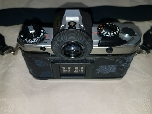 Yashica FX-D Quartz ML 50mm 1:1.9 Functioning Camera w/Case & CS-202 Auto Flash