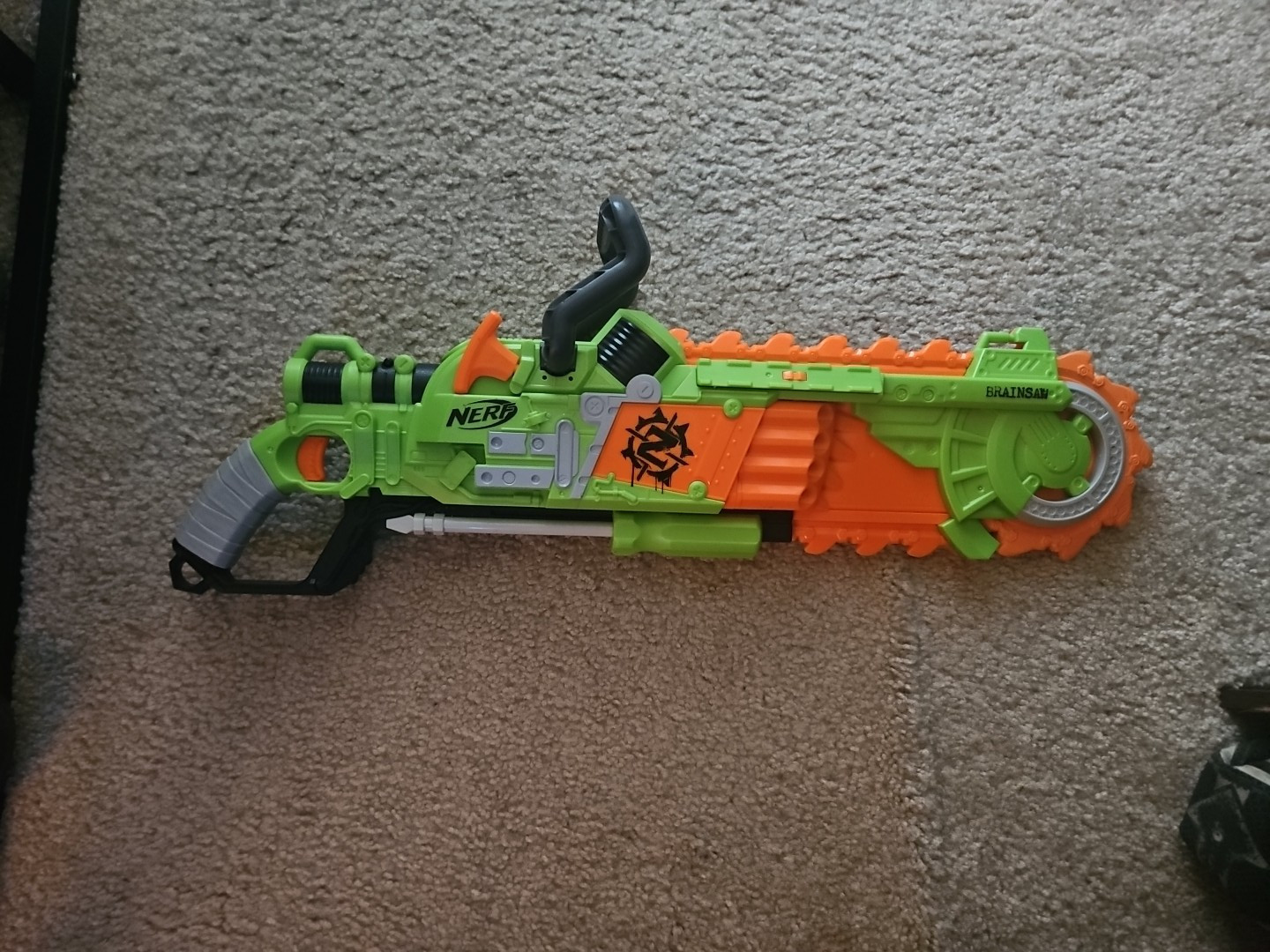 ナーフ ブレインソー　セット Amazon.com: Nerf Zombie Strike Brainsaw Blaster : Hasbro