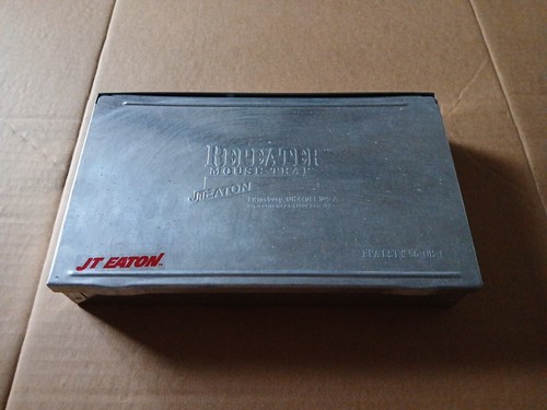 JT Eaton Repeater Low Profile Multi Catch Mouse Trap Stee Solid Lid Silver