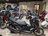 YAMAHA XMAX 300 TECH MAX SCOOTER MOTORCYCLE MAROON LOW MILAGE GREAT CONDITION