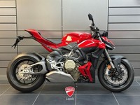 DUCATI STREETFIGHTER V4 in Red