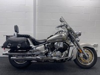 YAMAHA XVS1100 ** AUG 26 MOT - PANNIERS - CRASH PROTECTORS **