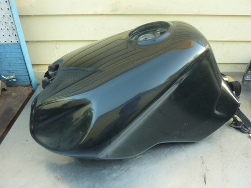 k*y様 ドゥカティ ST2 ガソリンタンク 1998 Ducati ST2 GAS TANK FUEL CELL PETROL RESERVOIR #EE7 | eBay