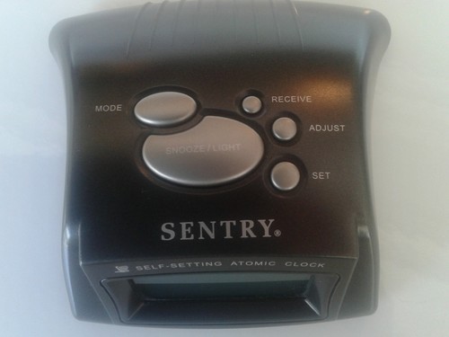 GE Self-Setting Atomic Alarm Clock