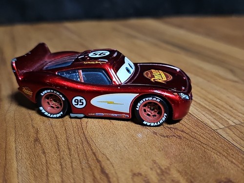 Disney Pixar CARS Lightning McQueen Rust-eze 1:55 Toy