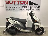 SUZUKI AVENIS 125 2025 White and Green/Silver available.