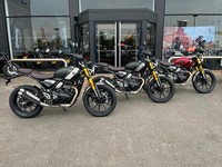 Triumph SCRAMBLER 400 X  Naked Manual