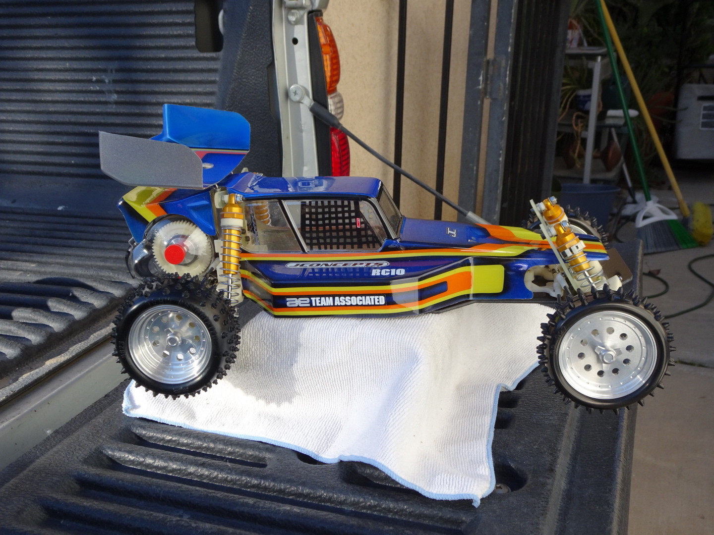 Vintage team associated rc10 tq10