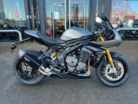 Triumph SPEED TRIPLE 1200 RR BREITLING EDITION  Manual