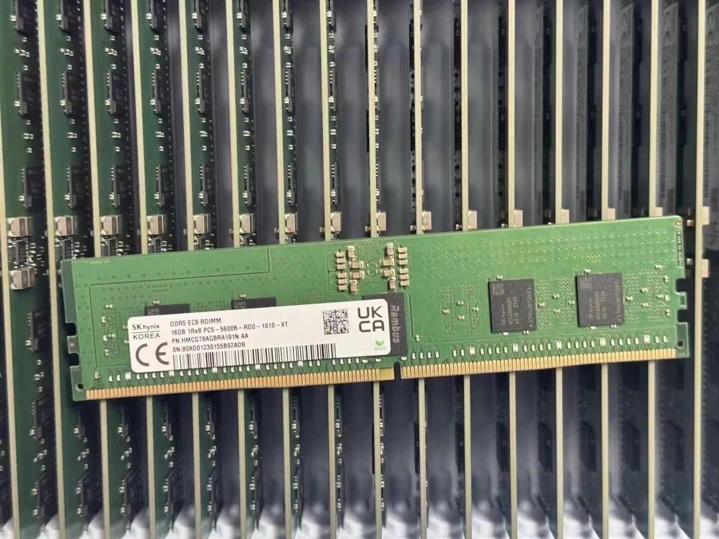 SK hynix RECC RDIMM 16GB DDR5 PC5-5600B 1010 XT 5600MHz 1RX8 SK hynix RECC RDIMM 16GB DDR5 PC5-5600B 1010 XT 5600MHz 1RX8