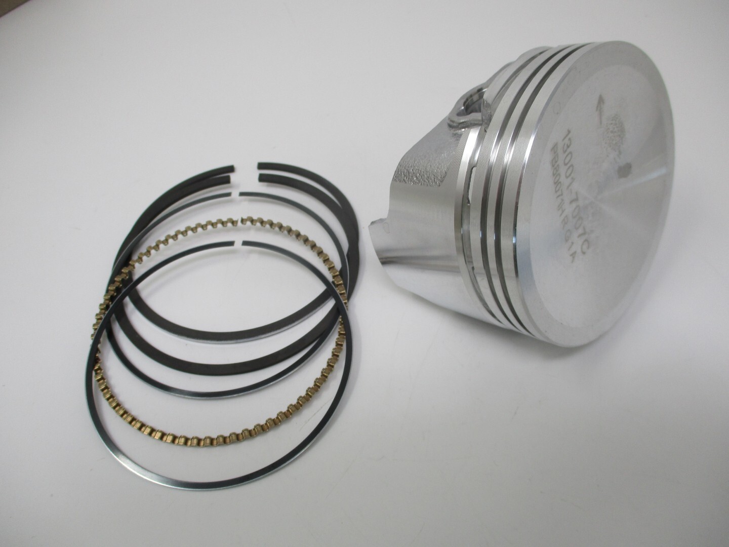 Genuine Kawasaki 13001-7007 Piston & 13008-6058 Rings STD