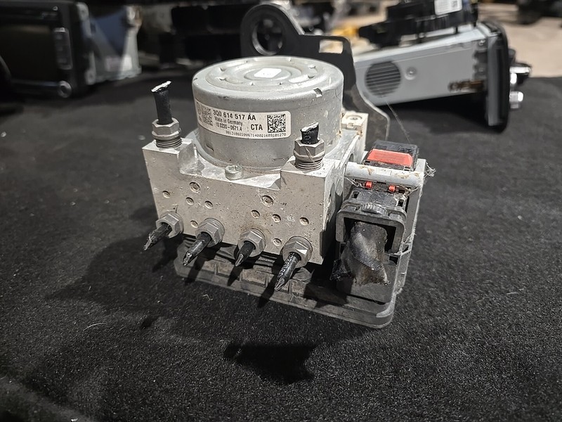 Boitier Abs Volkswagen 3q0614517aa