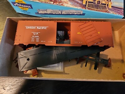 UNION PACIFIC FREIGHT CAR KIT, ATHEARN, NEW - (Inv #7549)