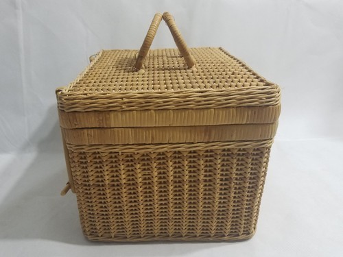 Wicker picnic basket