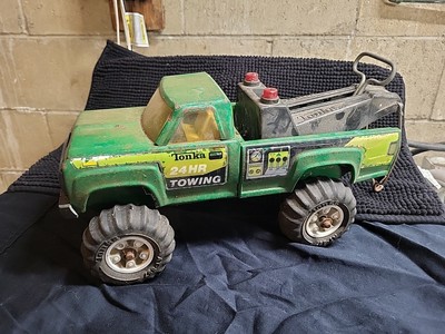 Vintage Green Tonka 24HR Tow Truck/ Wrecker Rubber Tires (GARAGE FIND)