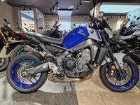 YAMAHA MT-09 IN BLUE