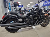 SUZUKI VL 800 INTRUDER IN BLACK