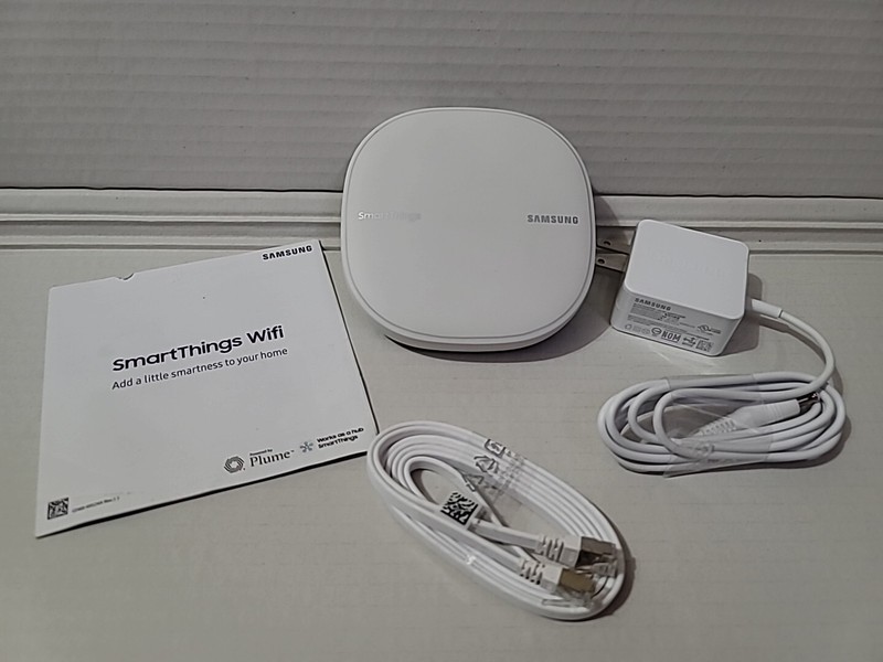 Samsung SmartThings Hub F-HUB-US-2 Outlet - White - Model: ET-WV525