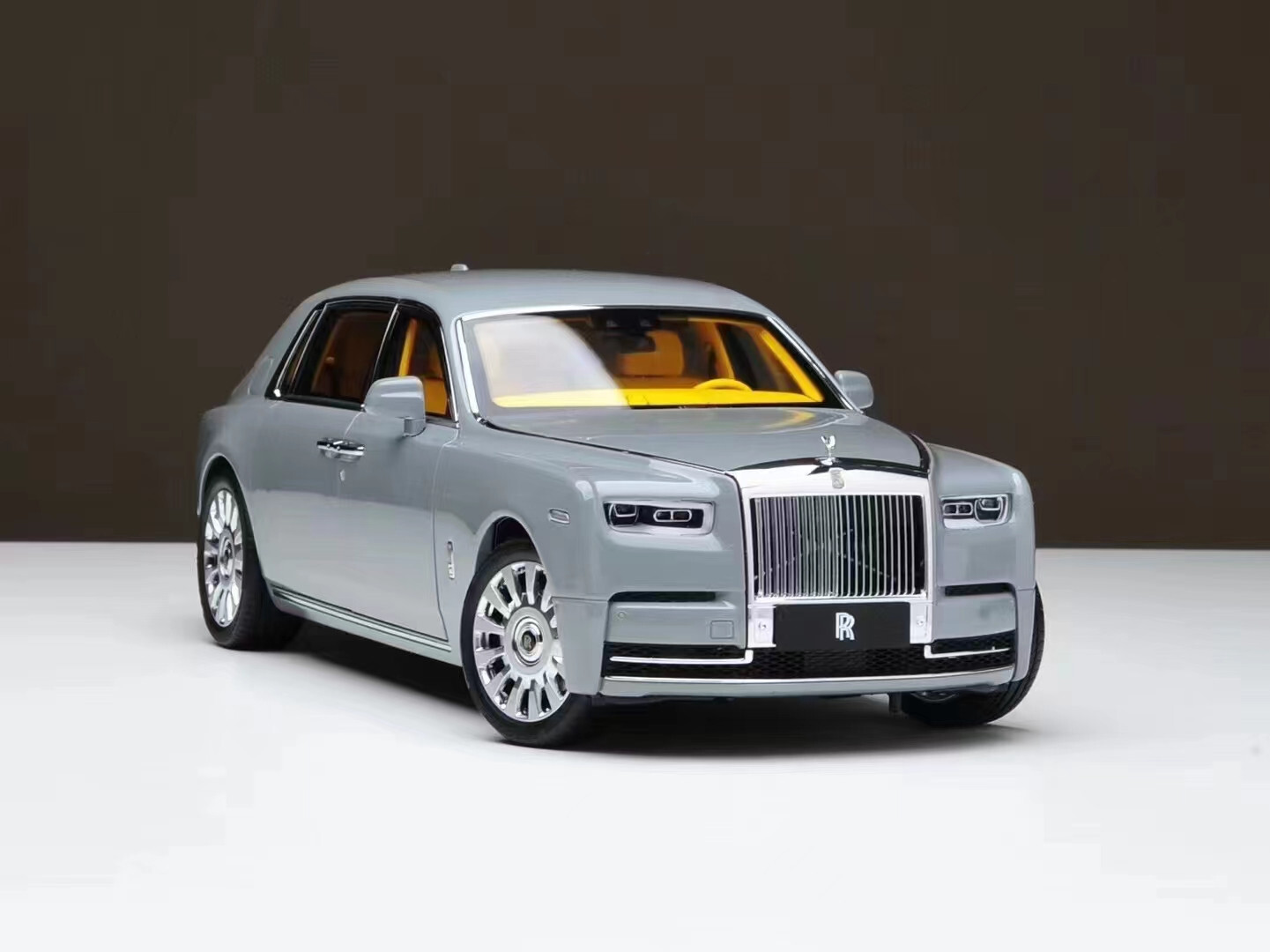 1/18 Rolls Royce Phantom 2023 all new limited Gary Diecast