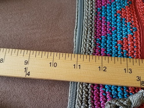 THE SAK LARGE ZIGZAG MULTI COLOR CHEVRON STRIPE CROCHET KNIT HANDBAG TOTE EUC