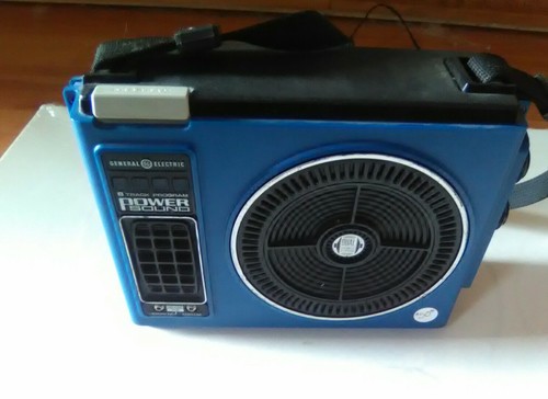 Vintage Red GE General Electric POWER SOUND 8 Track Portable Player 3-5502