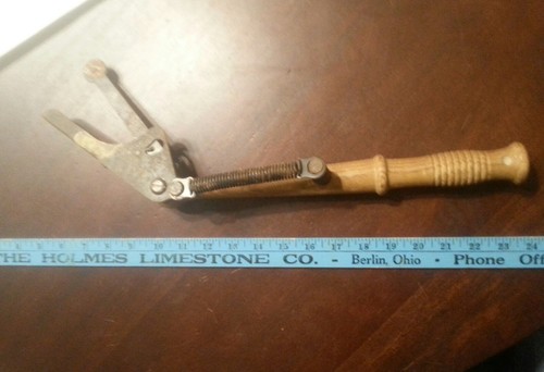 Old Wooden Remington Clay Pigeon Thrower