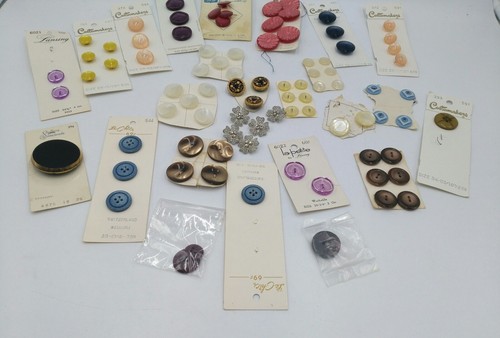 Lot of Vintage Buttons, Le Chic,La petite,Costumakers,Lansing