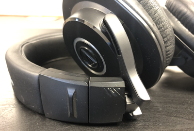 Audio-Technica ATH-M40x Closed-Back Professional Studio Monitor Headphones Black