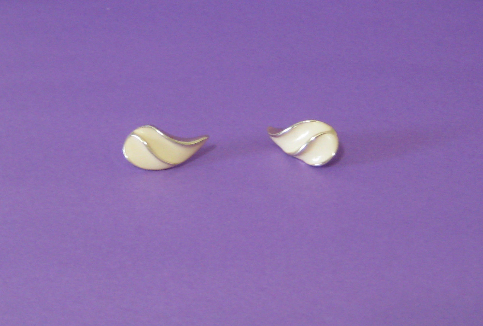 Esmalte Huggie Pendientes de Moda