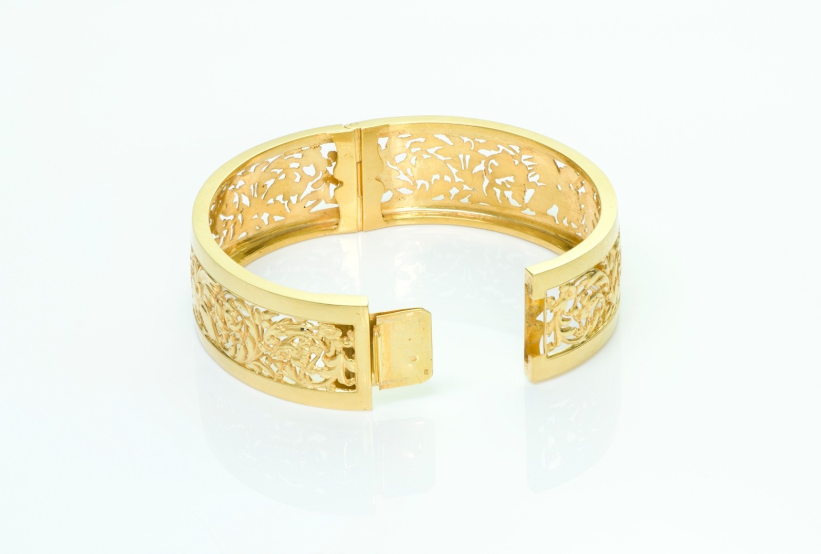 Antique French 18K Yellow Gold Griffin Bangle