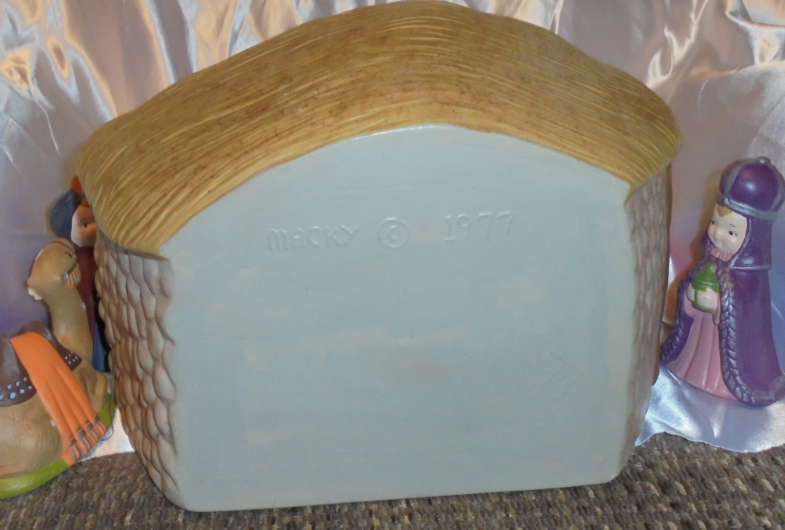 1977 Macky Handpainted Ceramic  Christmas Nativity Set 11 Pc