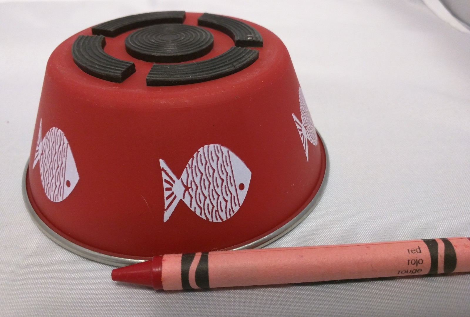 NWT Cat / Dog Snack small Stainless Steel bowl anti slip Red Fish Modern 7 fl oz