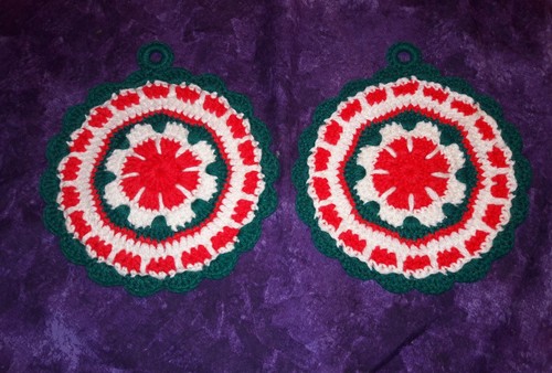 5 Homemade square & circle crocheted Christmas pot holders, White, Red and Green
