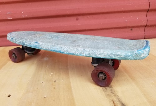 Vintage 70's GRENTEC GT Spoiler Skateboard - BLUE
