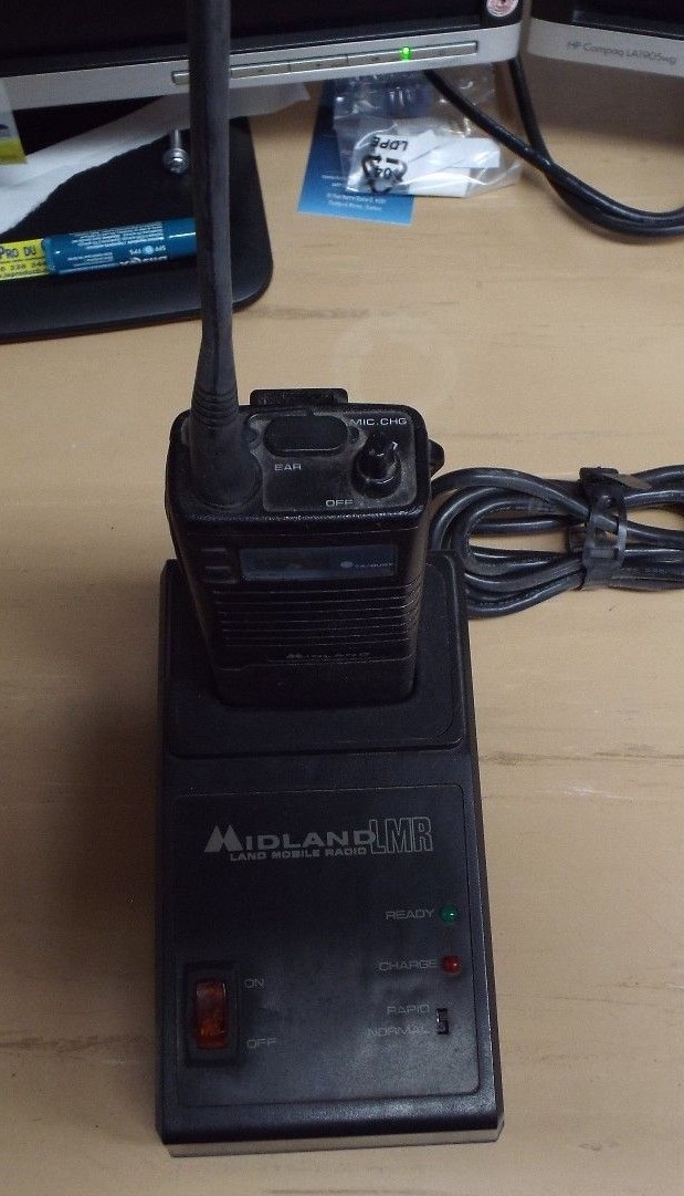 Midland 70-248B, UHF two-way radio, with rapid charger Vintage