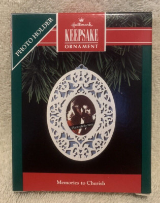 1992 Hallmark Keepsake Memories To Cherish Porcelain Photo Holder Ornament - NEW