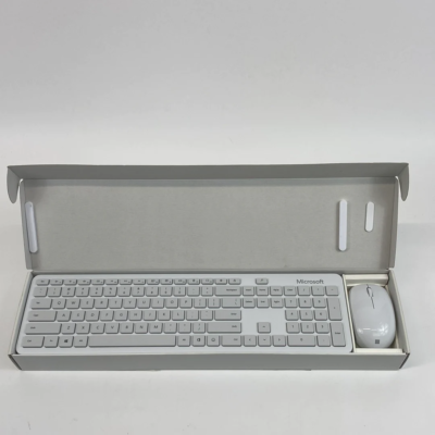 Microsoft Full Size Bluetooth Keyboard and Mouse QHG-00031 Wireless