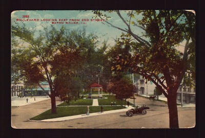 POSTCARD : LOUISIANA - BATON ROUGE LA - BOULEVARD EAST FROM 3RD STREET