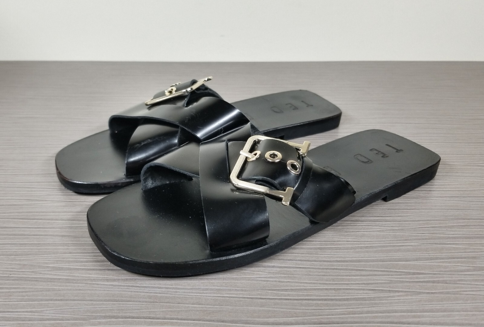 Ted Baker London Large Buckle Slide Sandal, Black Leather, Womens Size 6 US / 36