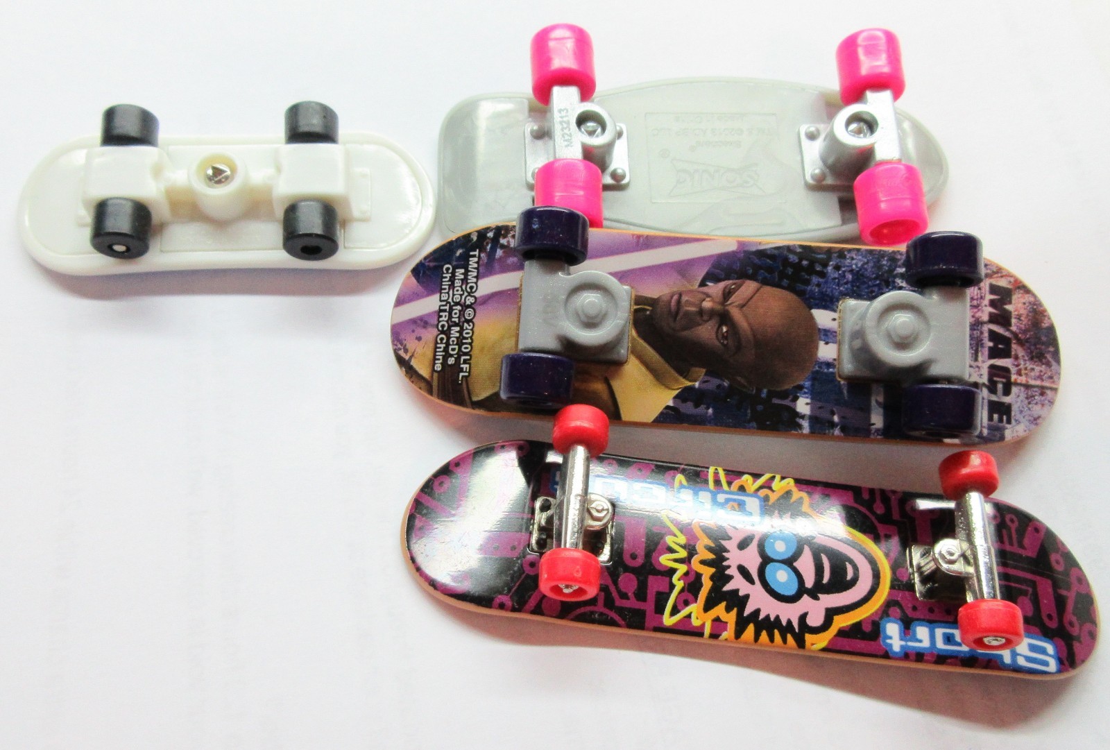 Mini Plastic Type Toy Skate Finger Board Skateboards Toys - 4