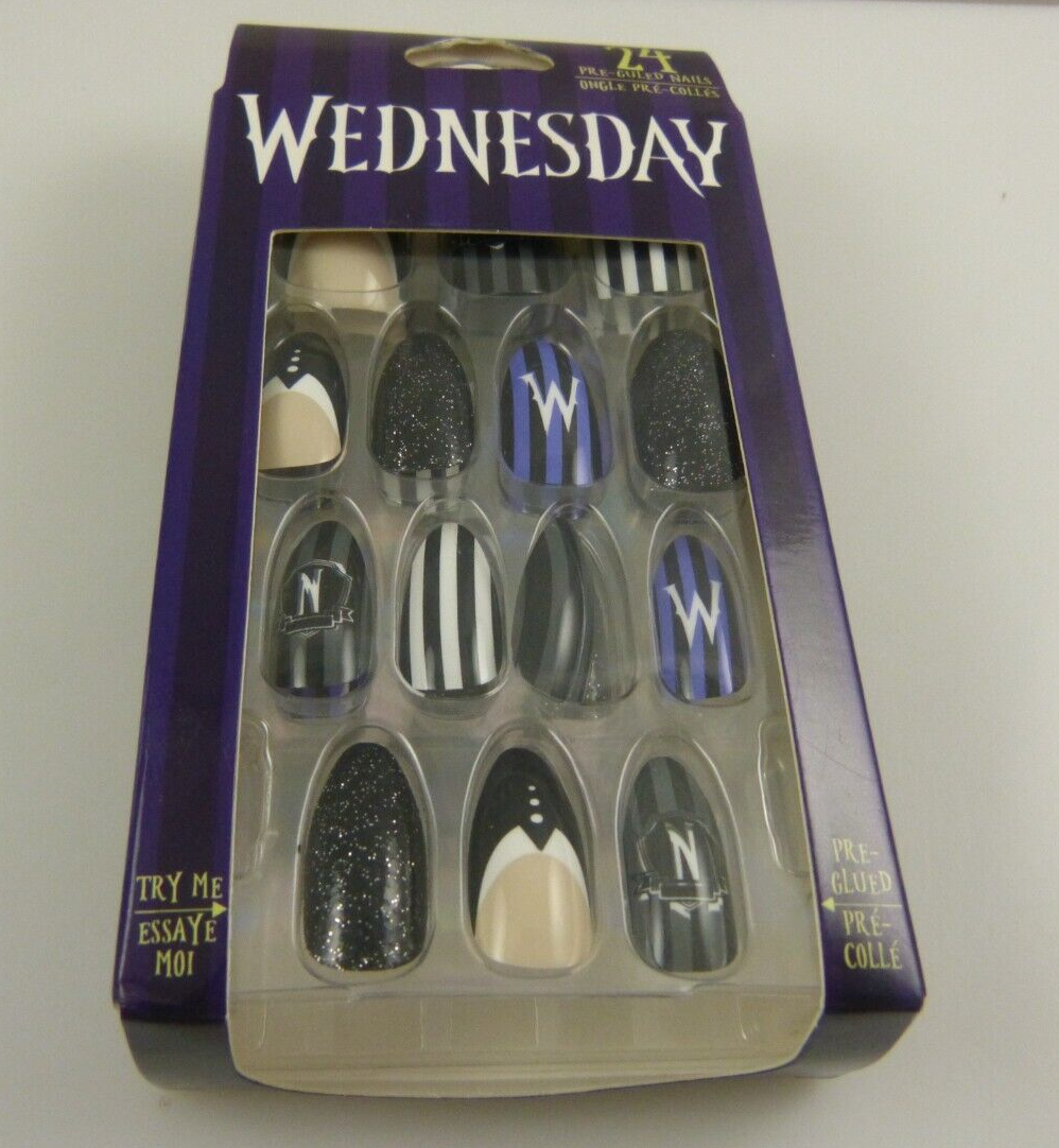 Claire's faux false nails halloween goth Wenesday black whi