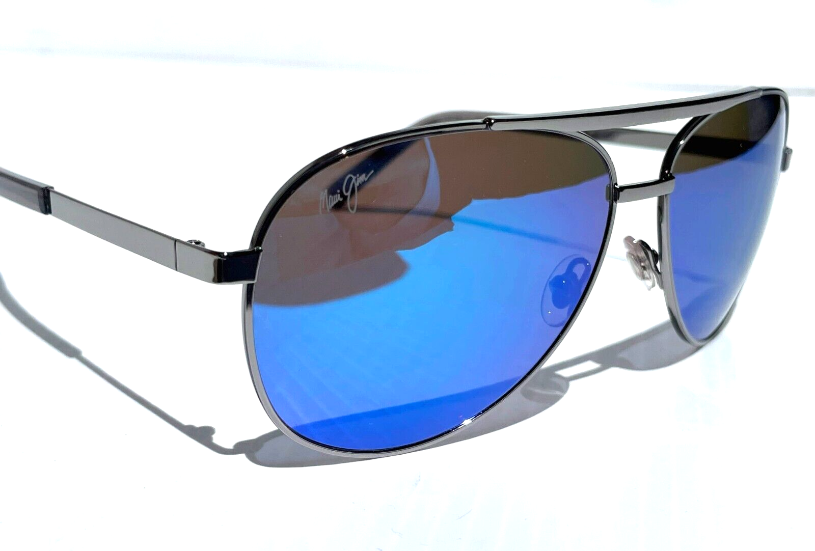 Pre-owned Maui Jim Seacliff Silver Polarized Maui Blue Lens Sunglass B831-02d In Gray