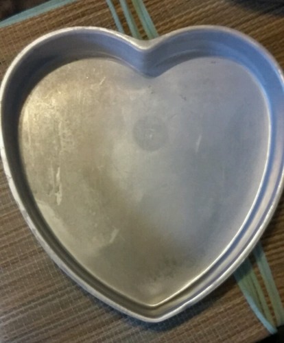 Wilton Wedding Heart Shaped 3pc Cake Pan Bakeware Set #2105-0607