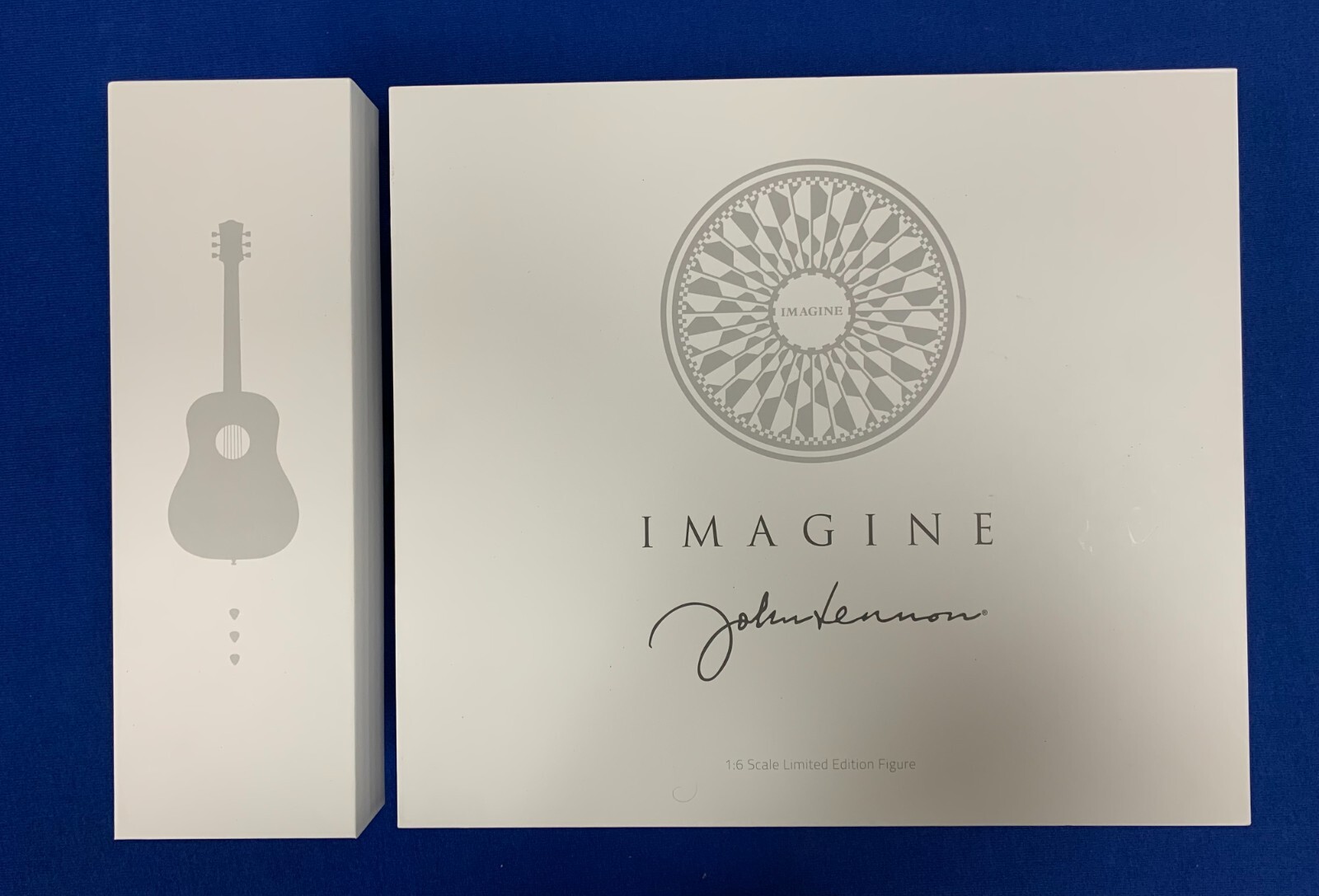 ジョン・レノン　1/6 フィギュア　Molecule 8 ビートルズ　絶版 Molecule 8 John Lennon: Imagine 1/6 Figure with Numbered